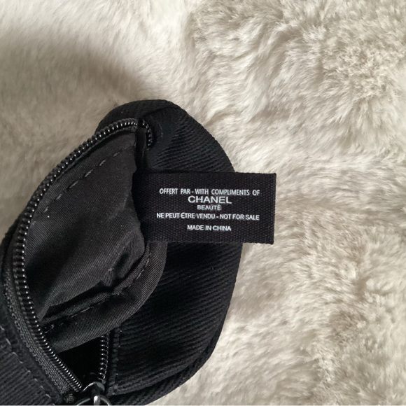 NEW CHANEL Coin Purse - Picture 5 of 8